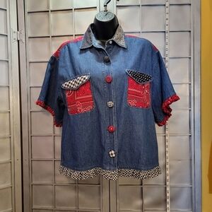 Rhea's Fun Fashion small 100% cotton top with removable button covers.